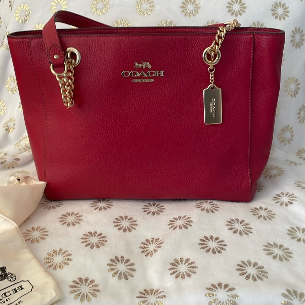 True red-red apple-roomy tote. Cammie Chain. 14x11pebble leather. NWT